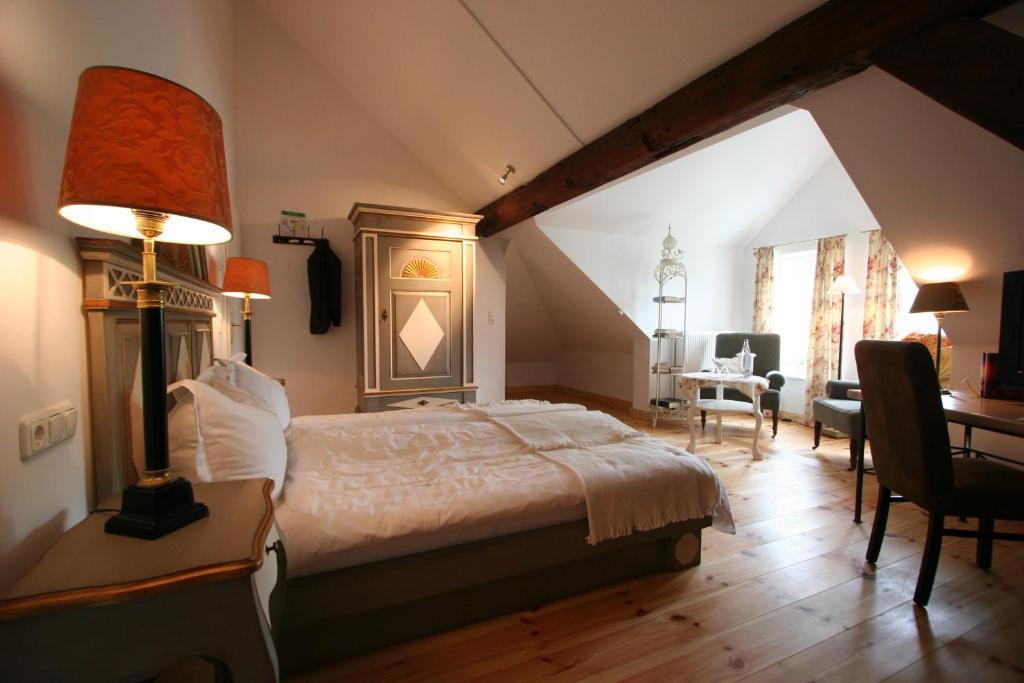 Hotel Hochzeitshaus Aurich Habitación foto